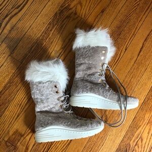 Stuart Weitzman Genuine Shearling Lace Up Booties  Boots Winter sz 6
